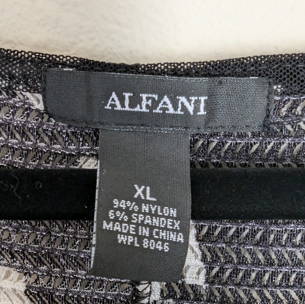 Alfani Black and White Patterned Tunic Size XL - Picture 3 of 3